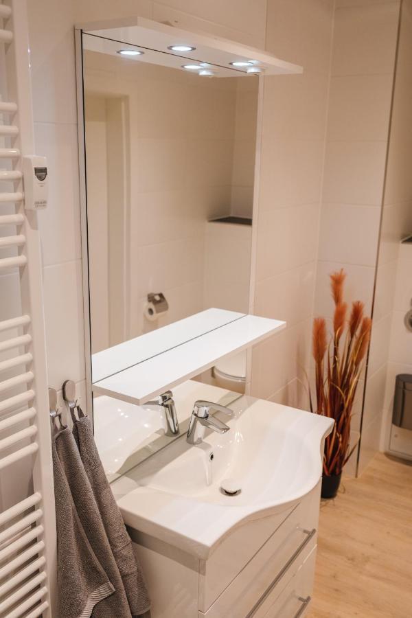 World Of Rooms - Apartment Paris Kassel Eksteriør billede